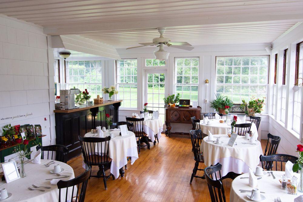 Breakfast Room of Blackberry River Inn